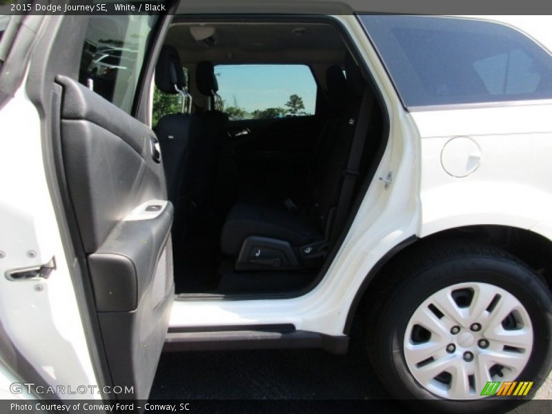 White / Black 2015 Dodge Journey SE