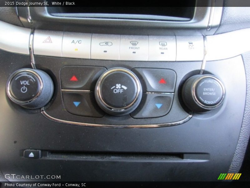 White / Black 2015 Dodge Journey SE