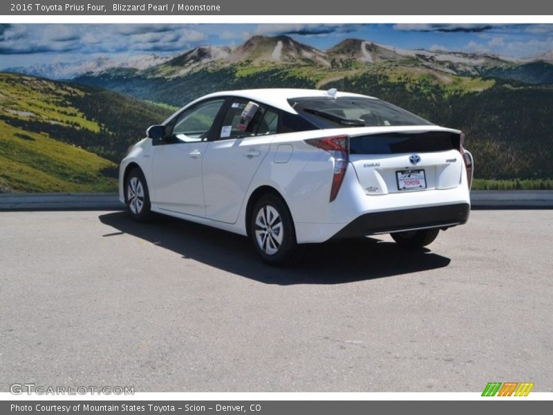 Blizzard Pearl / Moonstone 2016 Toyota Prius Four