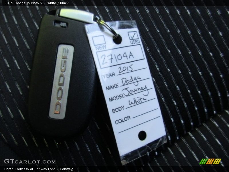 White / Black 2015 Dodge Journey SE