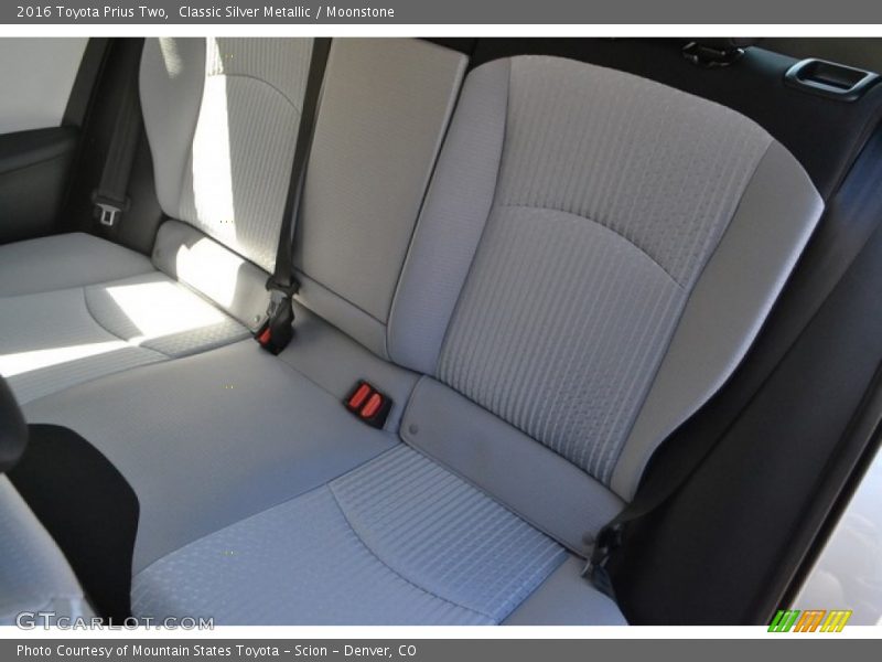 Classic Silver Metallic / Moonstone 2016 Toyota Prius Two