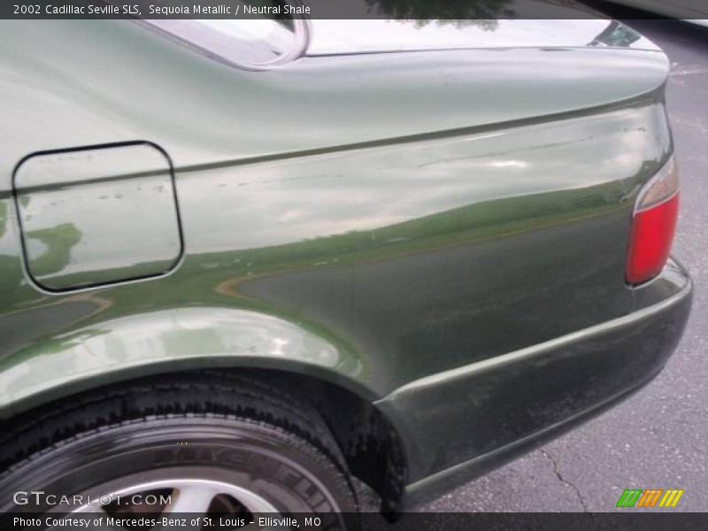 Sequoia Metallic / Neutral Shale 2002 Cadillac Seville SLS