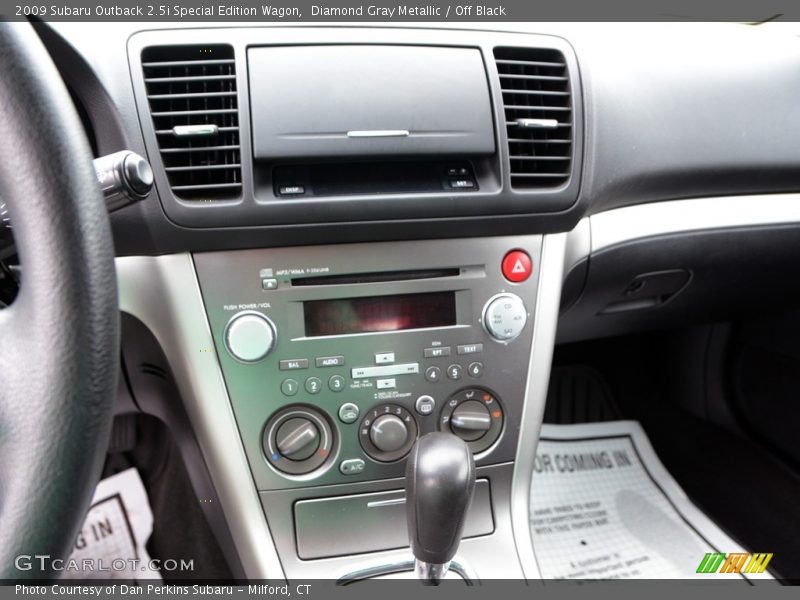 Diamond Gray Metallic / Off Black 2009 Subaru Outback 2.5i Special Edition Wagon