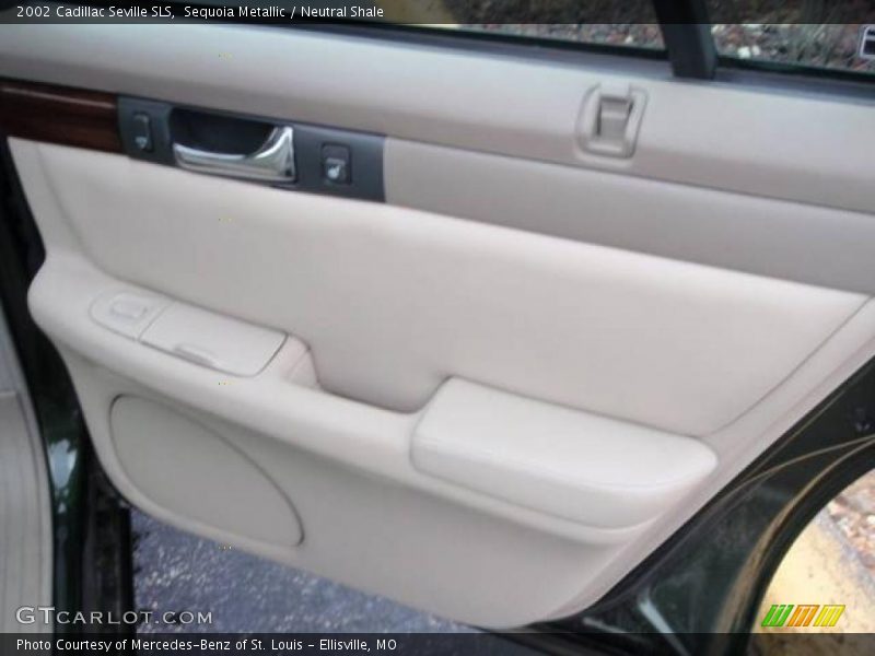 Sequoia Metallic / Neutral Shale 2002 Cadillac Seville SLS