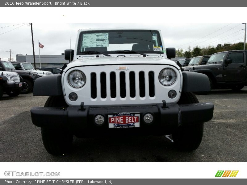 Bright White / Black 2016 Jeep Wrangler Sport
