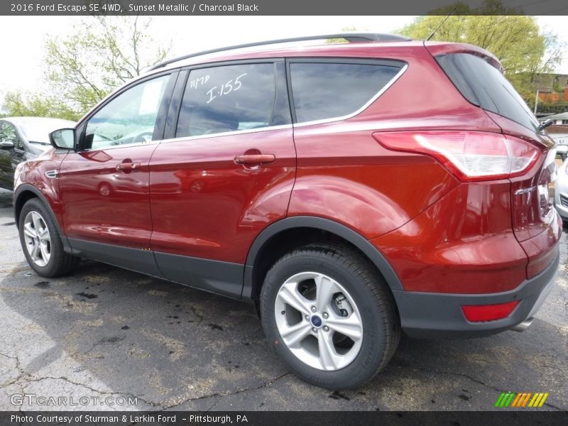 Sunset Metallic / Charcoal Black 2016 Ford Escape SE 4WD