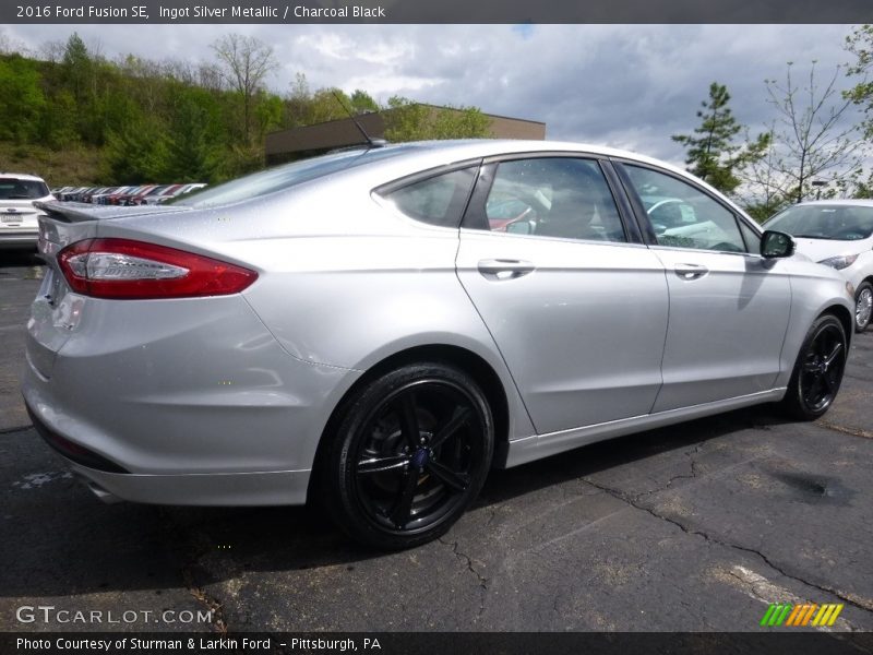 Ingot Silver Metallic / Charcoal Black 2016 Ford Fusion SE
