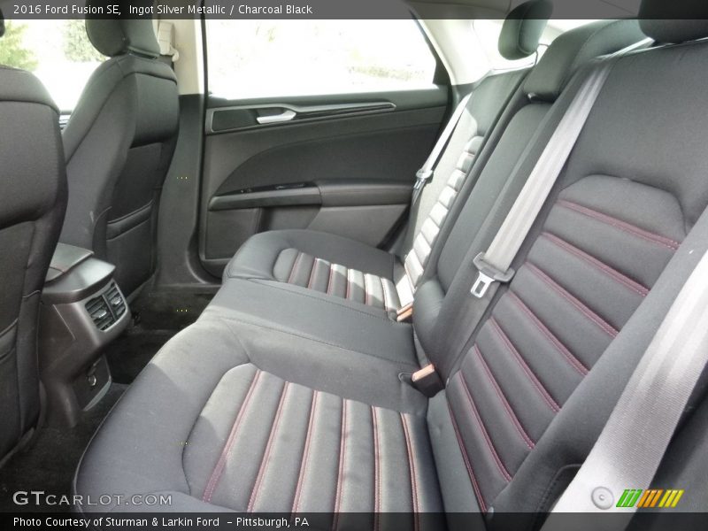 Ingot Silver Metallic / Charcoal Black 2016 Ford Fusion SE