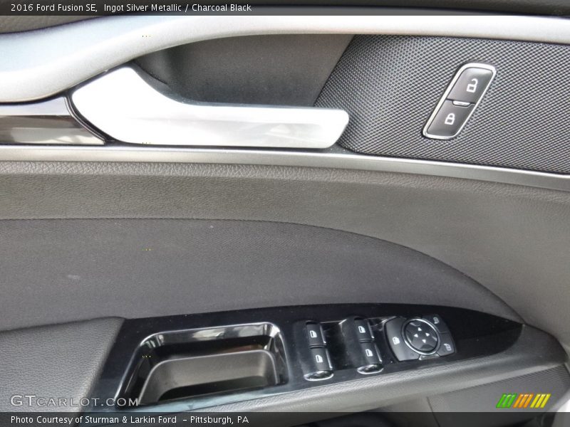 Ingot Silver Metallic / Charcoal Black 2016 Ford Fusion SE