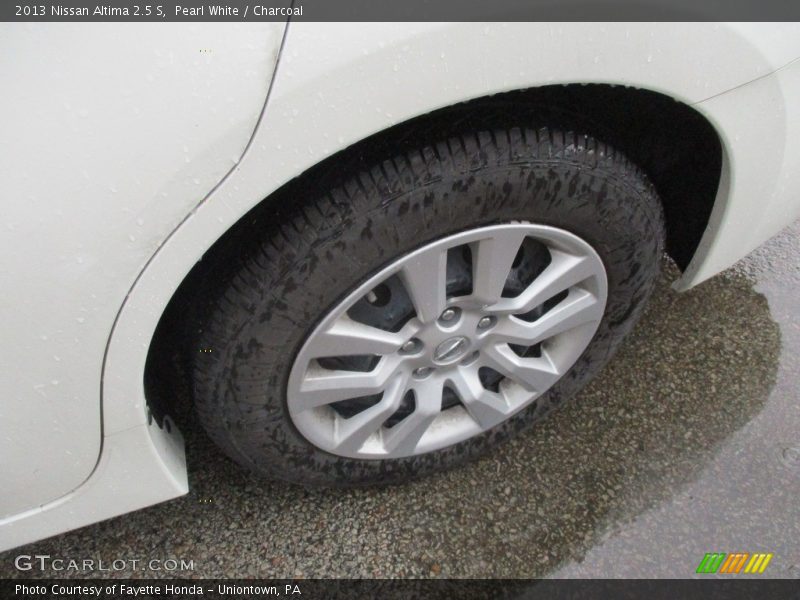 Pearl White / Charcoal 2013 Nissan Altima 2.5 S