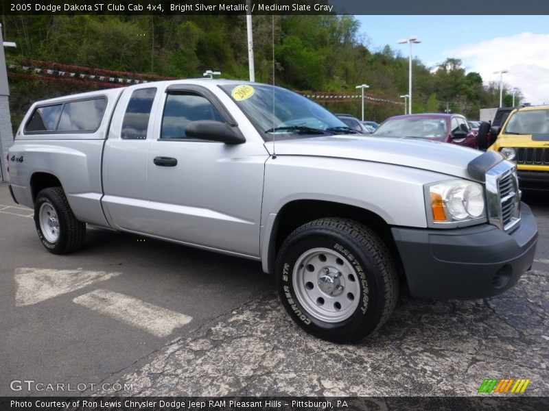 Bright Silver Metallic / Medium Slate Gray 2005 Dodge Dakota ST Club Cab 4x4
