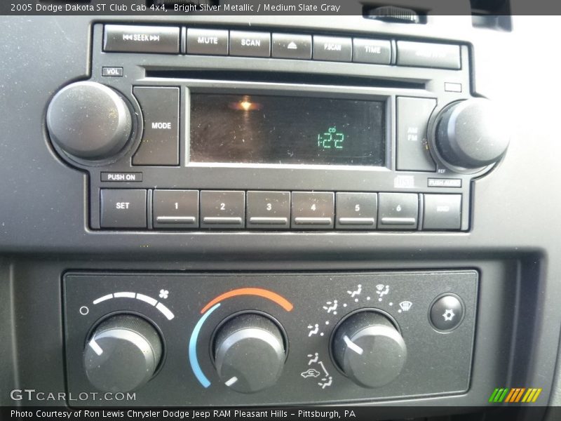 Bright Silver Metallic / Medium Slate Gray 2005 Dodge Dakota ST Club Cab 4x4