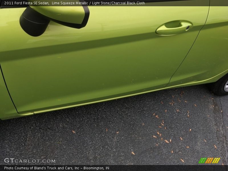 Lime Squeeze Metallic / Light Stone/Charcoal Black Cloth 2011 Ford Fiesta SE Sedan