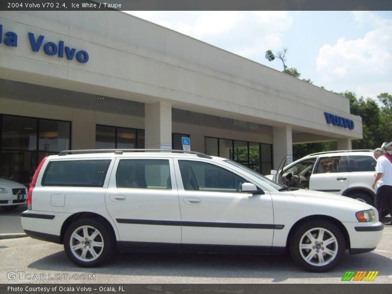 Ice White / Taupe 2004 Volvo V70 2.4