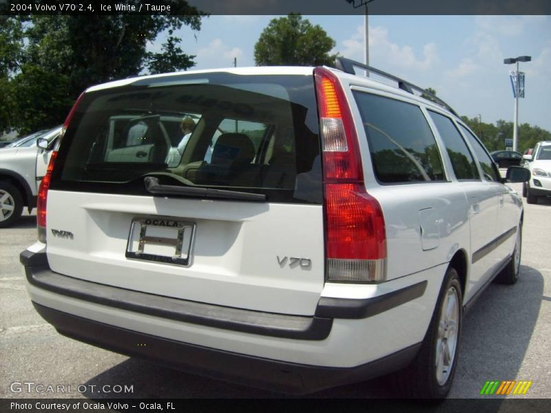 Ice White / Taupe 2004 Volvo V70 2.4