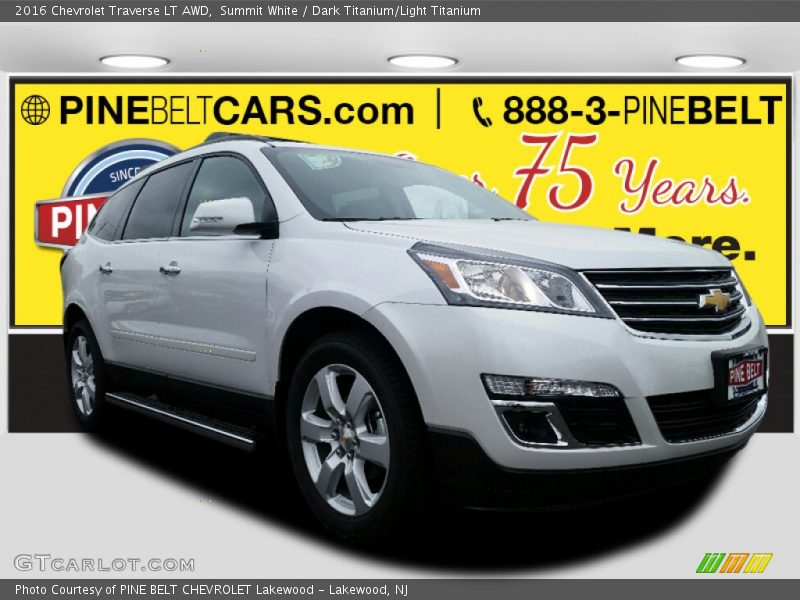 Summit White / Dark Titanium/Light Titanium 2016 Chevrolet Traverse LT AWD