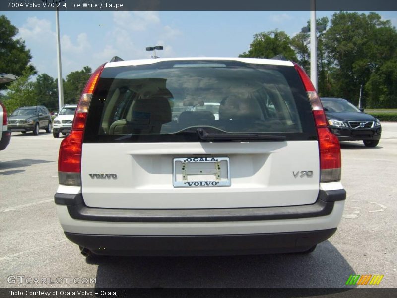 Ice White / Taupe 2004 Volvo V70 2.4