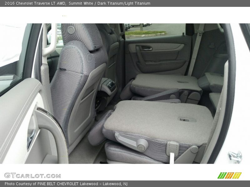Summit White / Dark Titanium/Light Titanium 2016 Chevrolet Traverse LT AWD