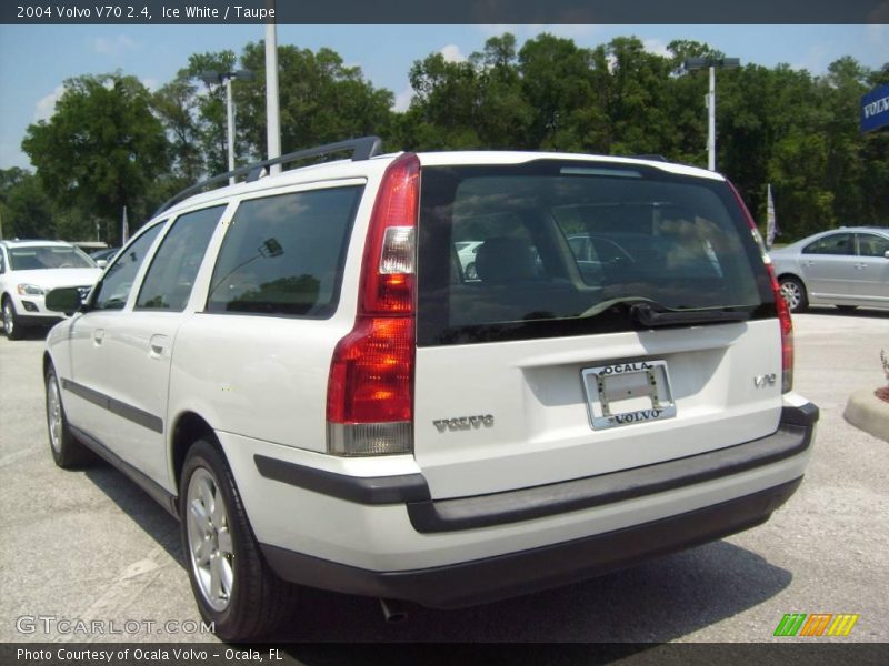 Ice White / Taupe 2004 Volvo V70 2.4