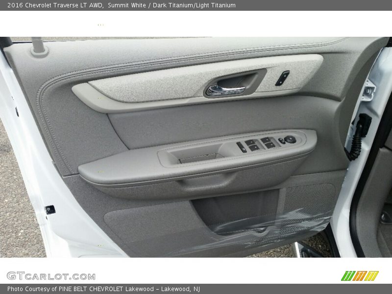 Summit White / Dark Titanium/Light Titanium 2016 Chevrolet Traverse LT AWD