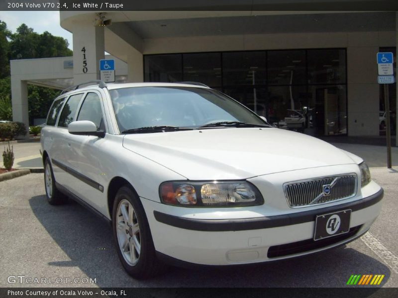 Ice White / Taupe 2004 Volvo V70 2.4