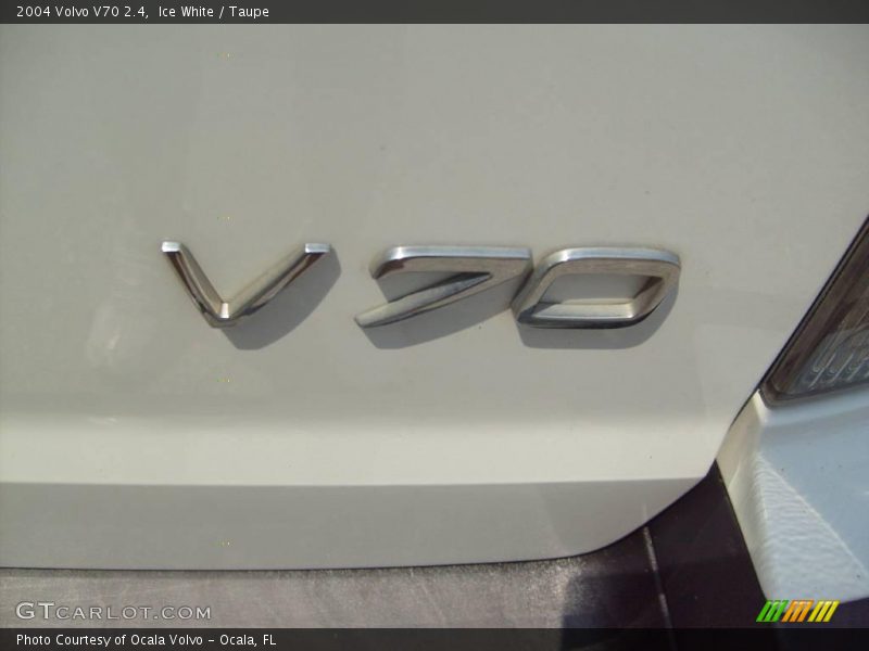 Ice White / Taupe 2004 Volvo V70 2.4
