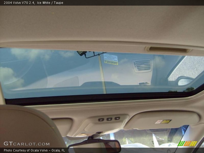 Ice White / Taupe 2004 Volvo V70 2.4