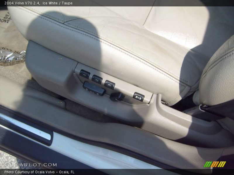 Ice White / Taupe 2004 Volvo V70 2.4