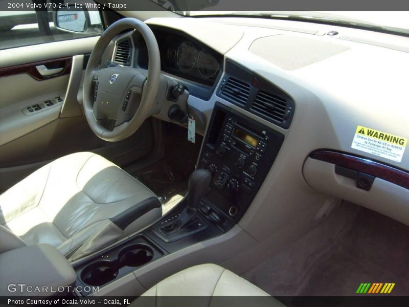 Ice White / Taupe 2004 Volvo V70 2.4