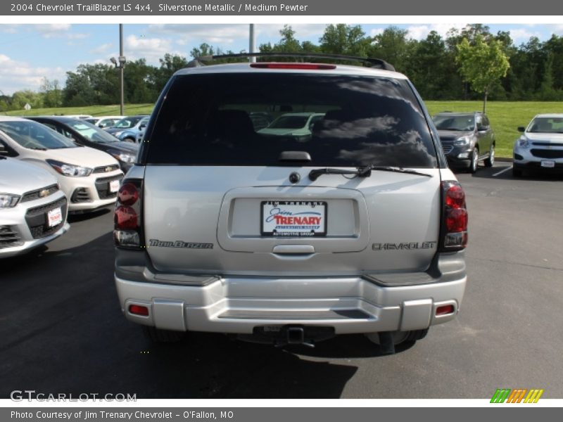 Silverstone Metallic / Medium Pewter 2004 Chevrolet TrailBlazer LS 4x4