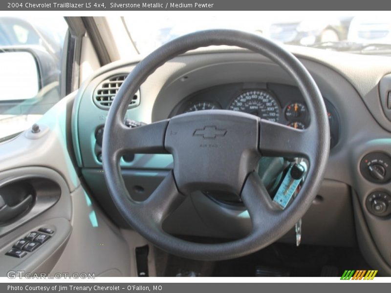 Silverstone Metallic / Medium Pewter 2004 Chevrolet TrailBlazer LS 4x4