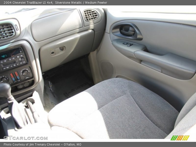 Silverstone Metallic / Medium Pewter 2004 Chevrolet TrailBlazer LS 4x4