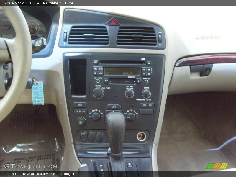 Ice White / Taupe 2004 Volvo V70 2.4