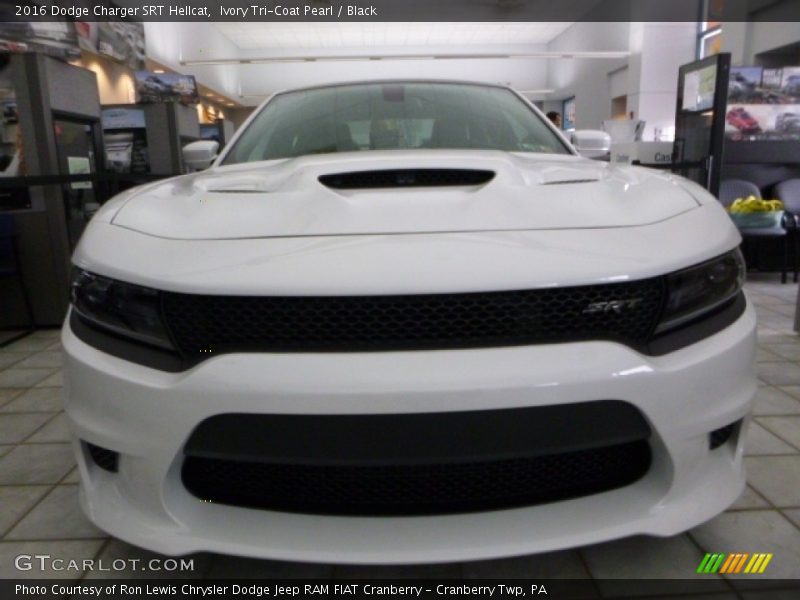 Ivory Tri-Coat Pearl / Black 2016 Dodge Charger SRT Hellcat