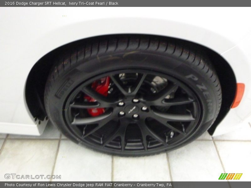 Ivory Tri-Coat Pearl / Black 2016 Dodge Charger SRT Hellcat