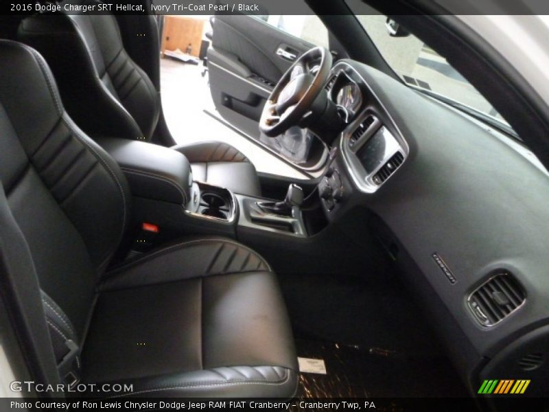 Ivory Tri-Coat Pearl / Black 2016 Dodge Charger SRT Hellcat