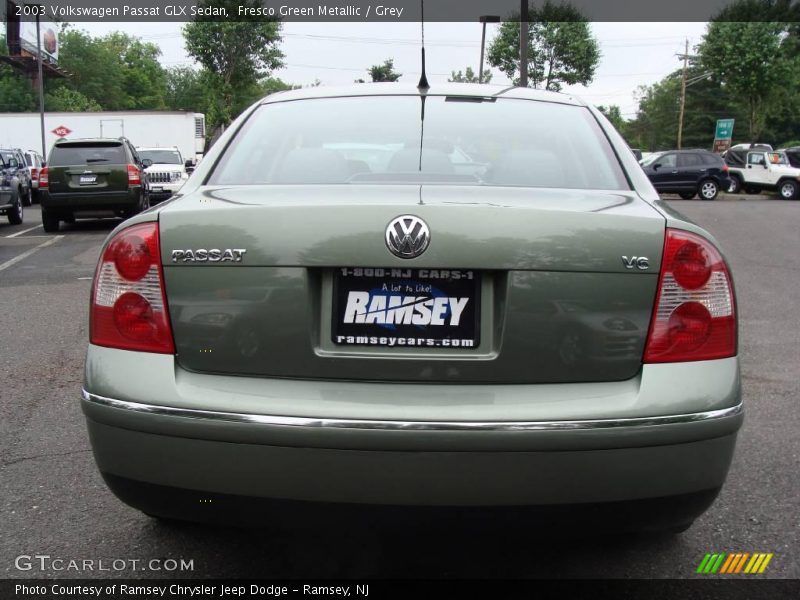 Fresco Green Metallic / Grey 2003 Volkswagen Passat GLX Sedan