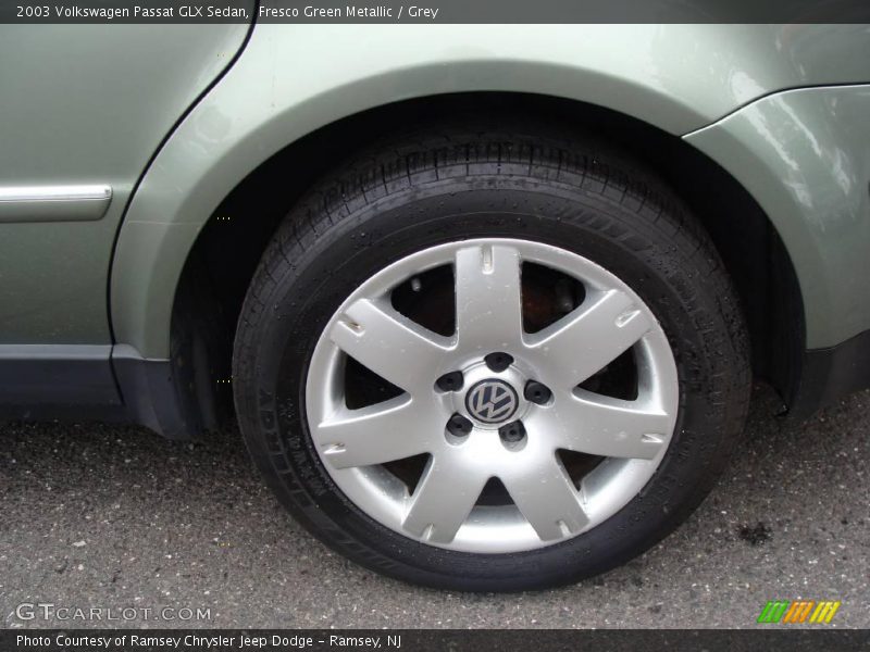 Fresco Green Metallic / Grey 2003 Volkswagen Passat GLX Sedan