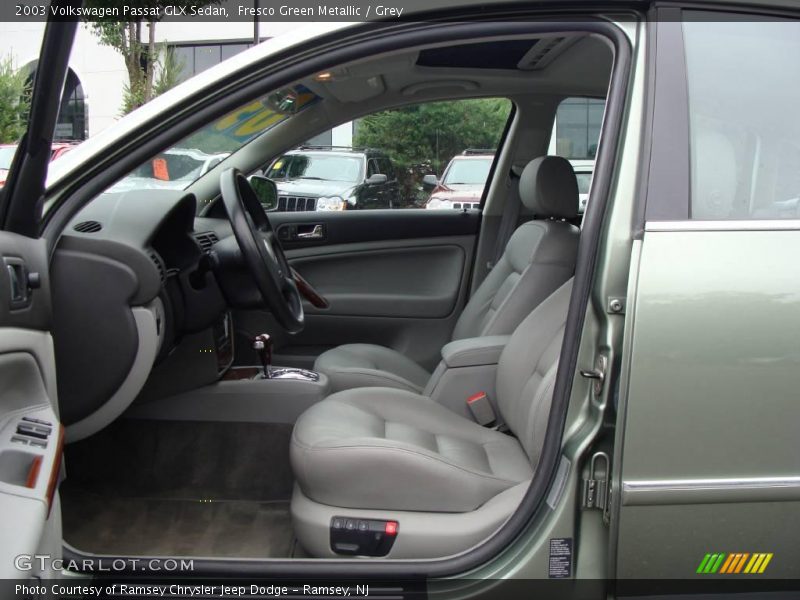 Fresco Green Metallic / Grey 2003 Volkswagen Passat GLX Sedan