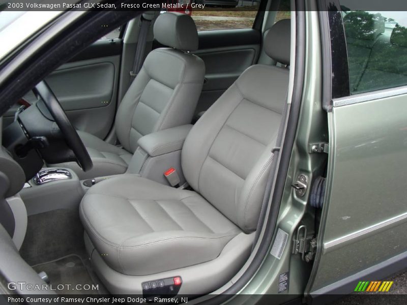 Fresco Green Metallic / Grey 2003 Volkswagen Passat GLX Sedan