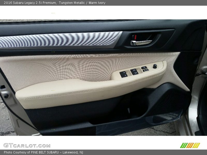 Tungsten Metallic / Warm Ivory 2016 Subaru Legacy 2.5i Premium