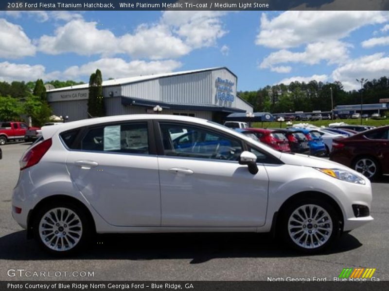 White Platinum Metallic Tri-coat / Medium Light Stone 2016 Ford Fiesta Titanium Hatchback