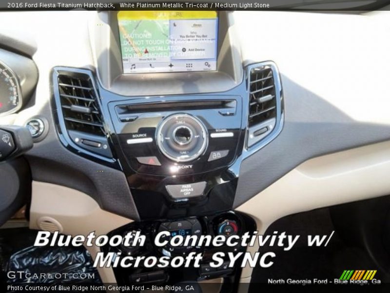 White Platinum Metallic Tri-coat / Medium Light Stone 2016 Ford Fiesta Titanium Hatchback