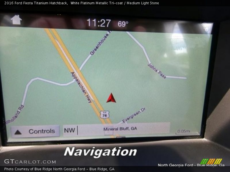 White Platinum Metallic Tri-coat / Medium Light Stone 2016 Ford Fiesta Titanium Hatchback