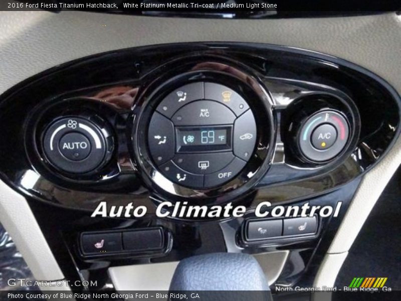 White Platinum Metallic Tri-coat / Medium Light Stone 2016 Ford Fiesta Titanium Hatchback