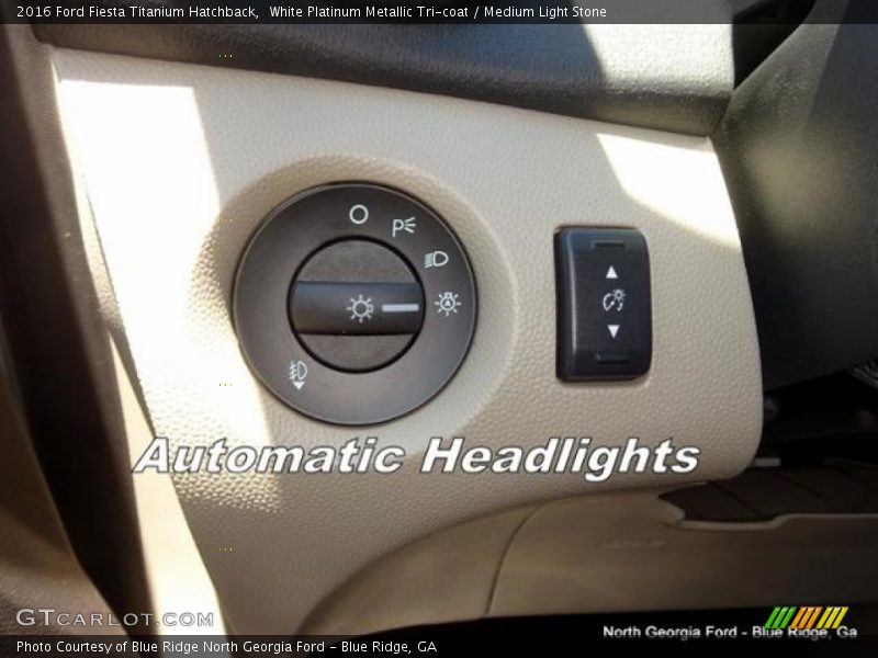White Platinum Metallic Tri-coat / Medium Light Stone 2016 Ford Fiesta Titanium Hatchback