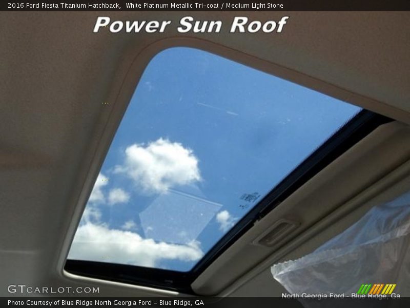 White Platinum Metallic Tri-coat / Medium Light Stone 2016 Ford Fiesta Titanium Hatchback