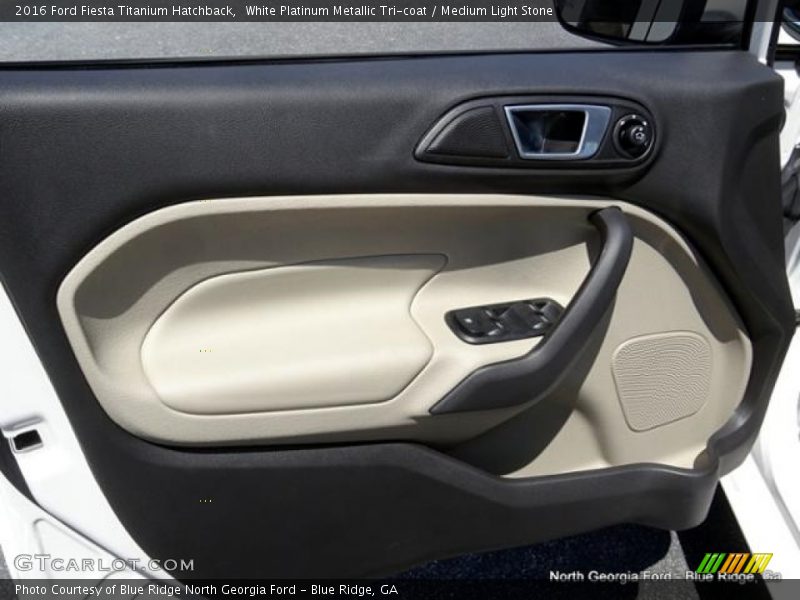 White Platinum Metallic Tri-coat / Medium Light Stone 2016 Ford Fiesta Titanium Hatchback