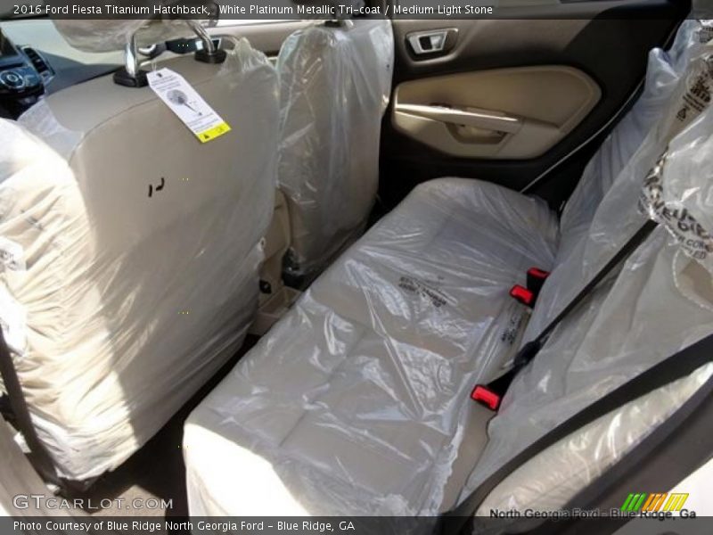 White Platinum Metallic Tri-coat / Medium Light Stone 2016 Ford Fiesta Titanium Hatchback