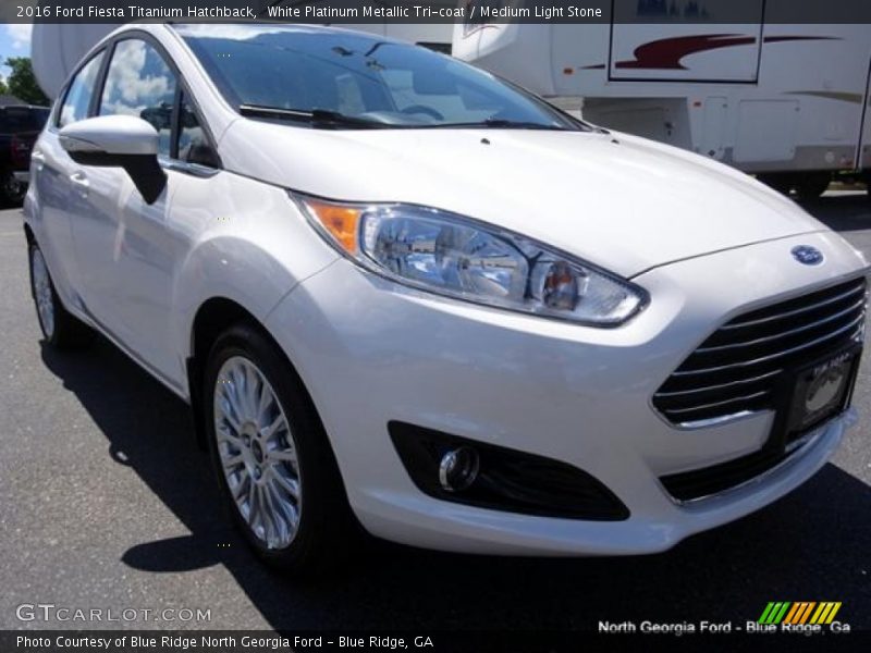 White Platinum Metallic Tri-coat / Medium Light Stone 2016 Ford Fiesta Titanium Hatchback